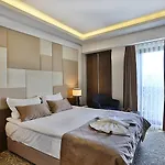 グランド サグランジャー ホテル 3*